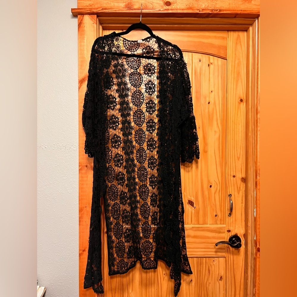 Black Lace Kimono​